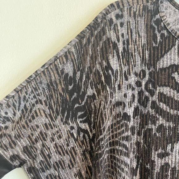 CIARA SUN WOO Tunic L Stretch Animal Round Neck Dolman Faux Leather Sleeve Black - Picture 4 of 8